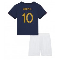 Maglie da calcio Francia Kylian Mbappe #10 Prima Maglia Bambino Mondiali 2022 Manica Corta (+ Pantaloni corti)